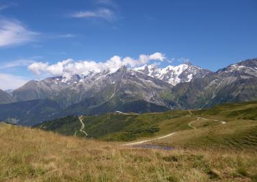 Le_massif_du_mont_blanc_depuis_le_col_du_joly panoramio